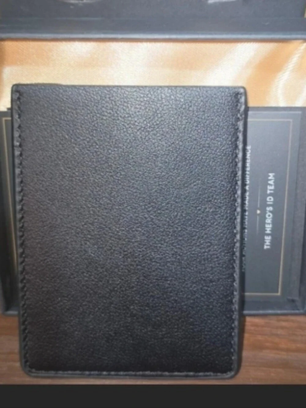 DC Comics compact black